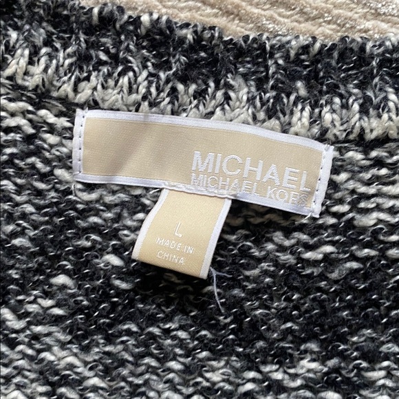 MICHAEL Michael Kors Black & White Stripe V-Neck Knit Sweater Black Size L - Picture 3 of 9